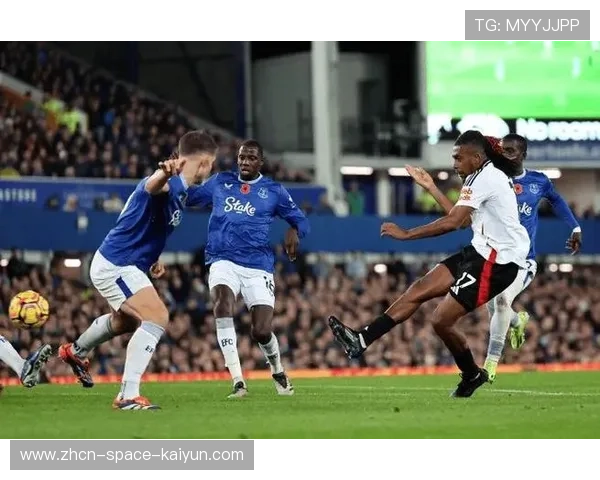 富勒姆vs埃弗顿：模型显示平局概率达26.9%，莫耶斯客场战术受关注